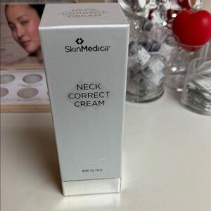 SkinMedica Neck Correct Cream - Elegant Silver